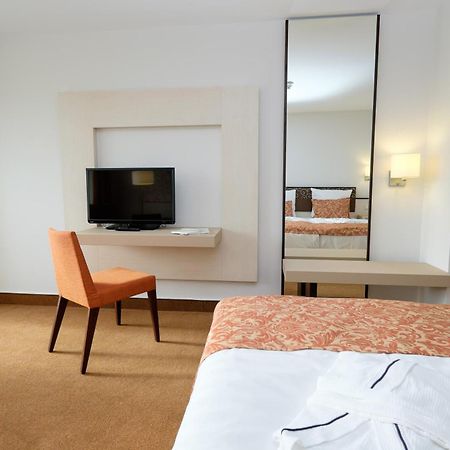 Hotel Baeren Titisee Rom bilde