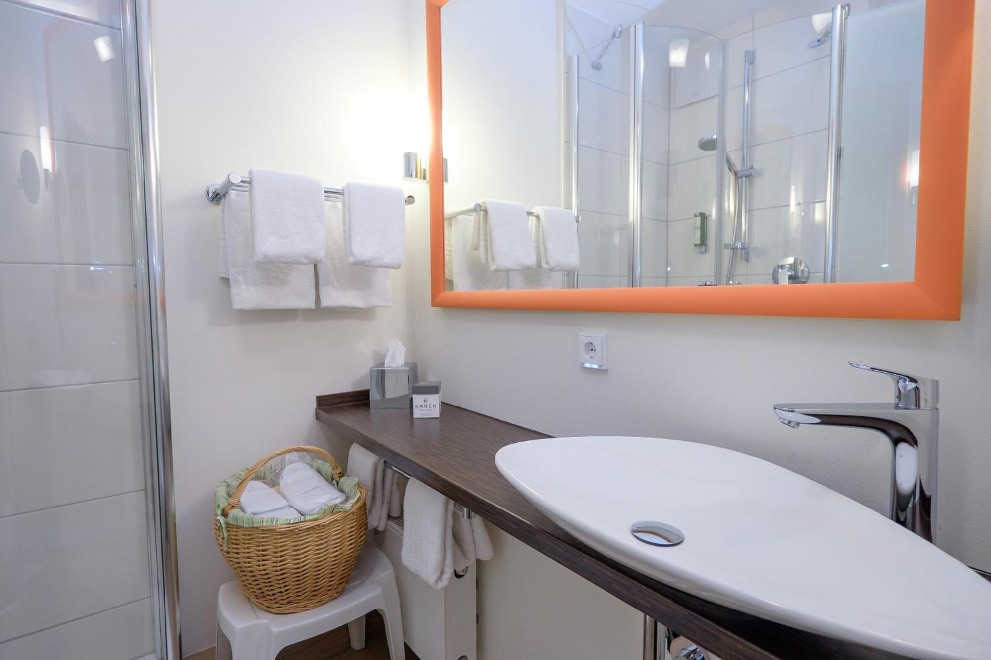 Hotel Baeren Titisee Rom bilde